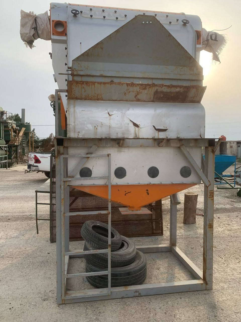 طرار تركي مستعمل للبيع
يساعد الهزاز التركي ويعزل (الدغل/الرويطة/ابو سويف/الفجيلة)
ويحمي الهزاز من (الحصو/الحجار)
بدون اي تعقيدات مجرب درجة اولى 

للأستفسار الاتصال على الارقام التالية
***********
*********** واتساب
*********** واتساب 

العنوان / محافظه واسط / قضاء النعمانيه / مقابل مجلس بلدي وجامع الحاج جلال الكناني *
