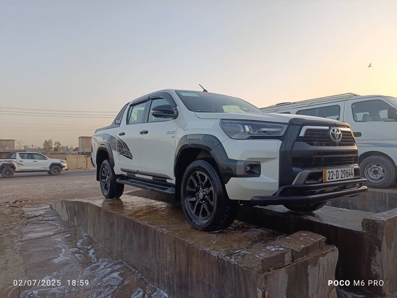 السلام عليكم للبيع هايلوكس موديل 22 رقم اربيل لسعر 350 مكان بغداد ***********
