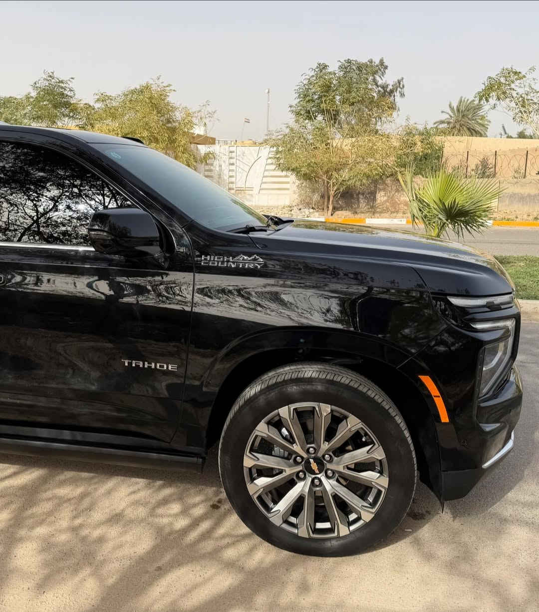 هاي كانتري تاهو 2025
� للبيع
Chevrolet Tahoe High Country 2025

الموديل: 2025
ماشية: 13,000 m
المحرك: 6.2 لتر V8
كير أوتوماتيك متعدد 5 انظمة قيادة 

فول مواصفات (هاي كانتري أعلى فئة)
 شاشة كبيرة + نظام ملاحة
 كاميرات 360 درجة
 تبريد وتسخين مقاعد
 فتحة سقف بانوراما 
 رادار + مثبت سرعة ذكي
 دخول وتشغيل بصمة
       وبعد بيهة مواصفات 
 (وارد امريكي ربع الجاملغ الخلفي صبغ وربع باب السايق فقط)
       بدون ايرباك راجع سستم
        السعر: (72,000) وبيهة مجال 

للأستفسار ***********
السيارة استخدام شخصي ومحافظ عليها، جاهزة للفحص بأي مكان
سنوية بأسمنا
