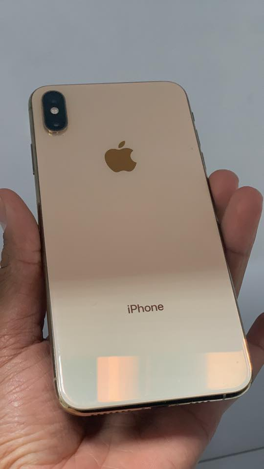 السلام عليكم
اكس ماكس مكفول ونضيف كلش 
شاشته الاصليه شرط شخط مابيها فيس إيدي شغال 
شخط مابي تجي وتفحص فقط بطاريه مبدله اصليه سعرها ٧٠ الف 
سعر الجهاز ٢٢٥ قفل مال جناي  مكاني بابل قرب كليه الحله ***********
