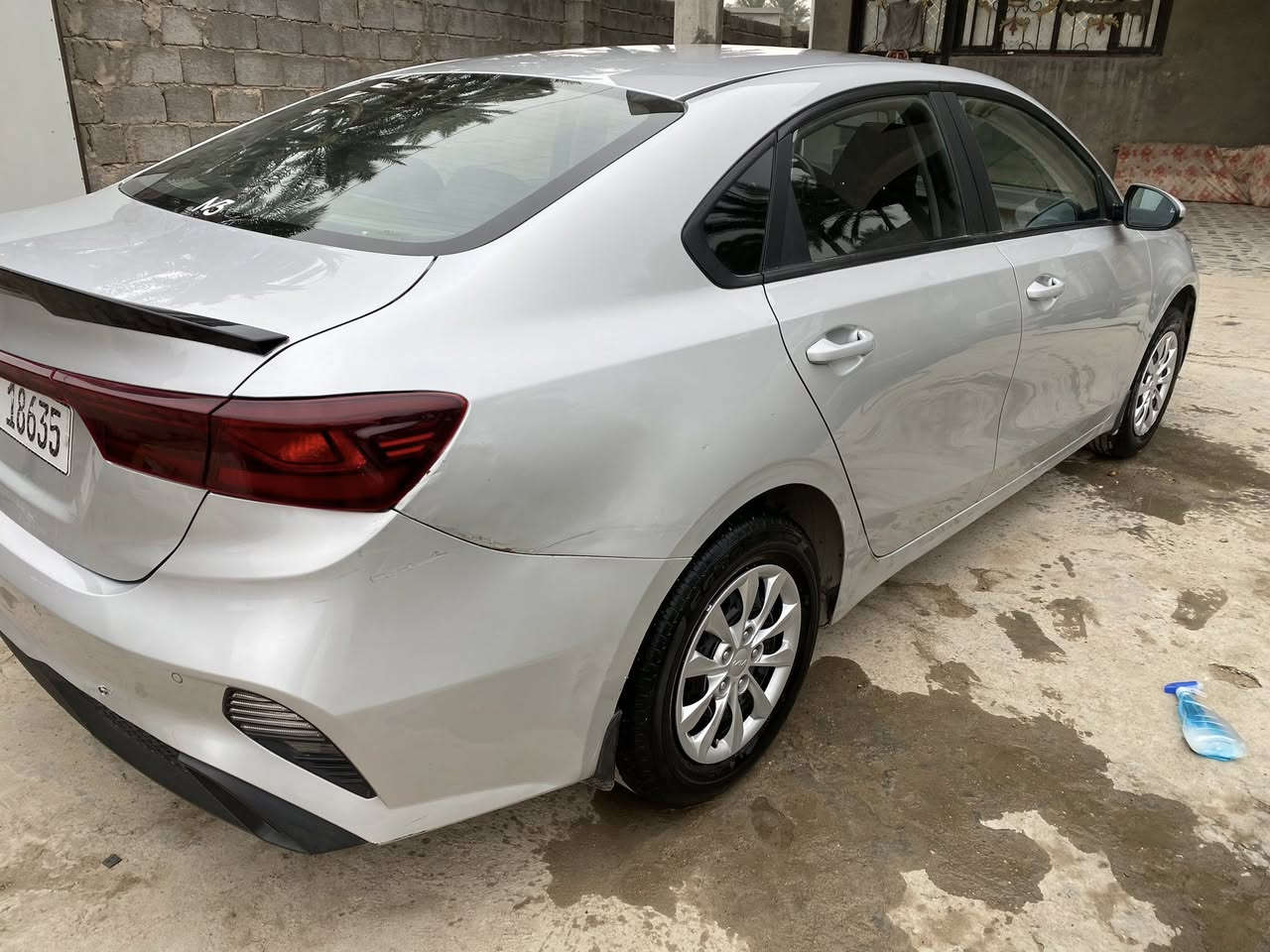 السلام عليكم كيا سيراتو 2024 لون رصاصي محرك 1600 كير AT ماشيه 61 الف مكفوله من الصبغ والتبديل بيه بارد فقط  مواصفات تحكم ستيرن جهتين كامره خلفيه حساسات رقم بغداد الجديد سعرها 163 ورقه وبيه مجال بسيط مكانها بغداد حي الري للاستفسار الاتصال***********
