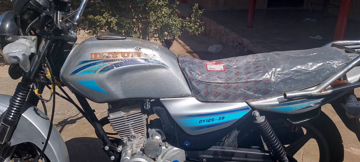 دراجه دايون موديل 21 للبيع اوراق سكنر 
المكان اطويريج استفسار اكثر الاتصال ***********
غير متواجد فيس
