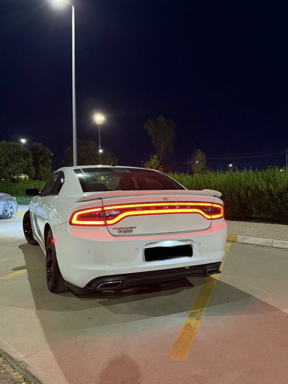 Dodge charger 2015 sxt cline
دوج جارجر ٢٠١٥ کلین تایتل مواسەفات sxt 
6پستنن مەکینە 3,6
١-ویل  حجم 20 
٢-بصمە و شغال 
٣-کامیرەی دواوە
٤-شاشە گەورە
٥-تحکم سوکان :: ستیرن 
٦- دوگمەی سپۆرت + comfort + normal 
سەیارەکە بئ سبوغ و بئ تەعدیلە  هەموو گیانی بەشەرت 
گێروو مەکینەی بەشەرت نەکراوەتەوە  سەنەوی بەسەر نەچووە تەعویل و بەناو کردن بەشەرت سعری ٢٠٥ $مەجالێکی کەم --
***********
