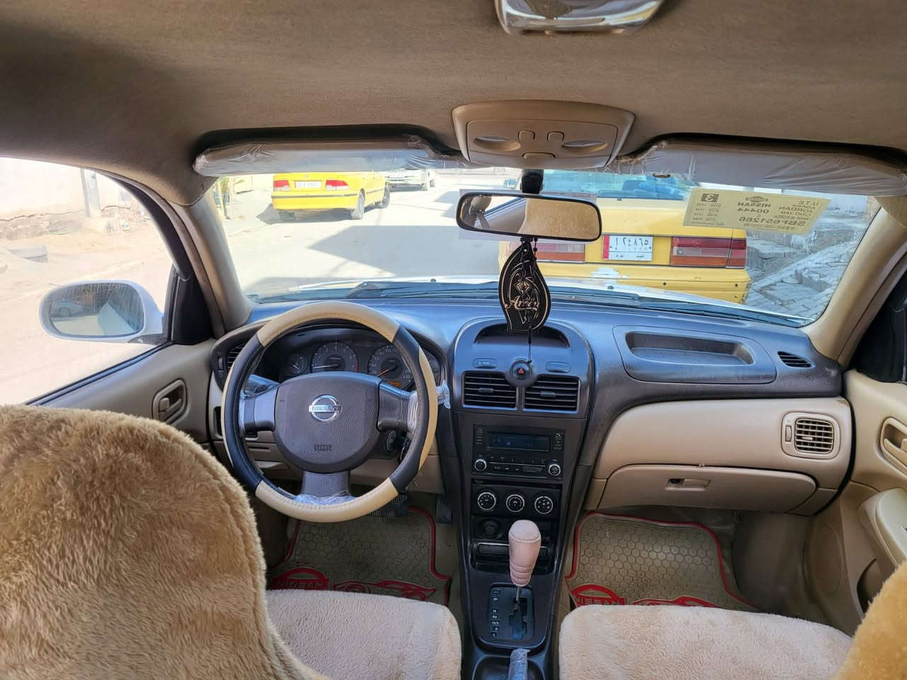 السلام عليكم 
نيسان سني مديل 2009 خليجي 
سياره جاهزه كير محرك جديد 
تخم تاير جديد 
حدادية جديده 
تبريد ثلج ❄️ 
تدفئة 🔥 
فول اوتماتيك 
جام اوتماتيك 
٤ دسك 
السياره على وضع الشركه 
السياره بيه صبغ قطعه ونص بدون دواخل 
السعر 94 وبيه مجال قليل جداً 
مكان السياره النجف 
الاستفسار اكثر الاتصال على الرقم ***********

