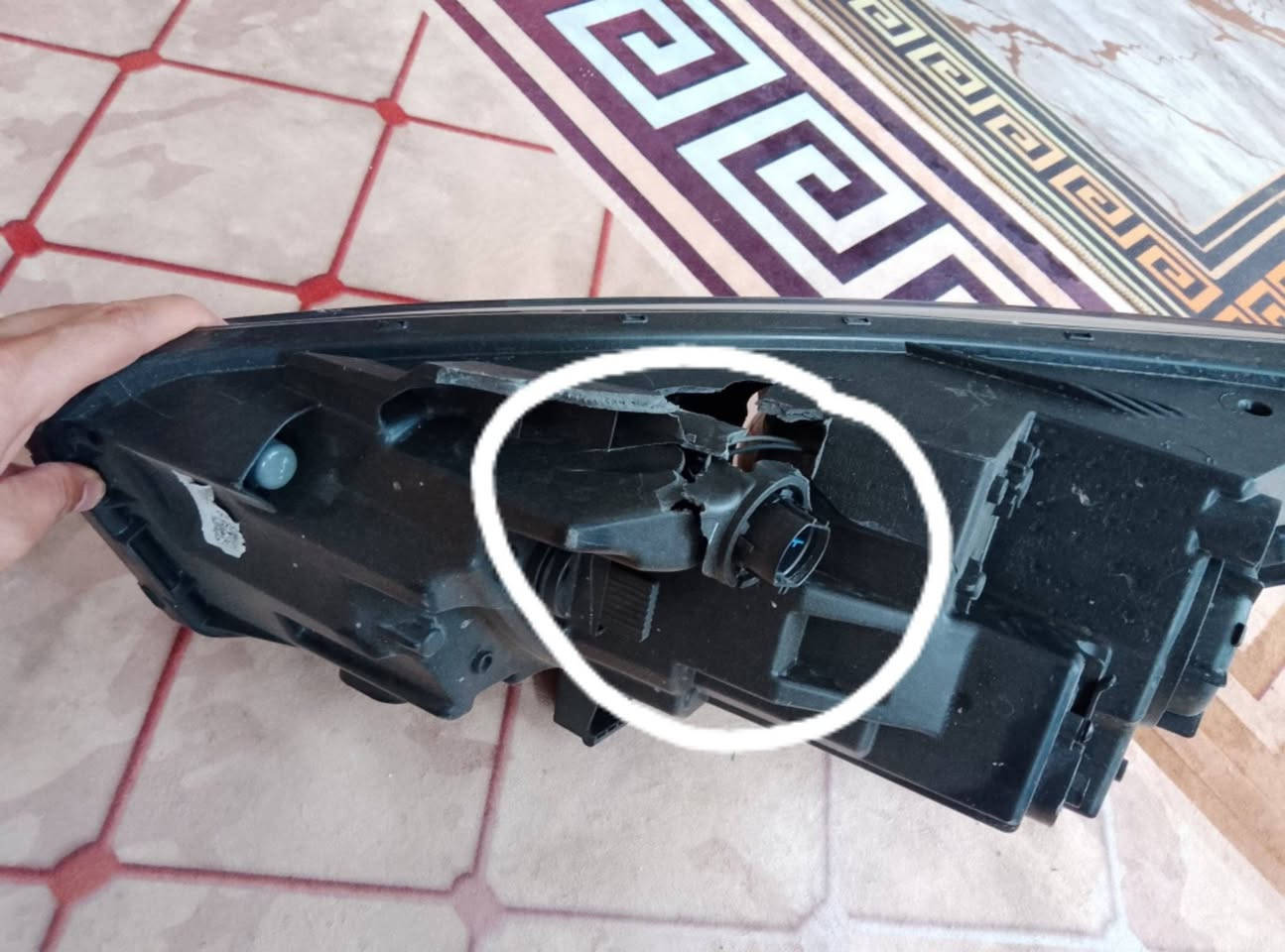 لايتات فورتي امريكي ٢٤
الجهه الأيمن فقط التأشير بالخط الابيض كامله مابيه اي شي
والجهة السائق كما موضح الضرر بالصور 
للبيع والسعر خاص


**إذا كنت صاحب هذا الإعلان وتريد حذفه لأي سبب، رجاءا أرسل رسالة إلى الدعم الفني**