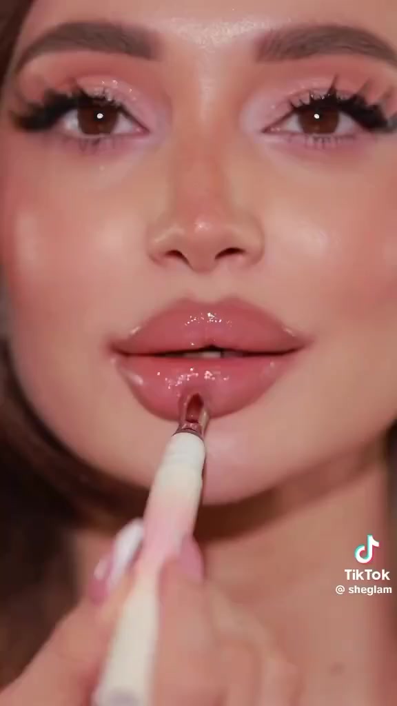 كوزمتك رزان بسمايه 
قلم محد وحمر شيكلام 2في1 يوجد توصيل


**إذا كنت صاحب هذا الإعلان وتريد حذفه لأي سبب، رجاءا أرسل رسالة إلى الدعم الفني**