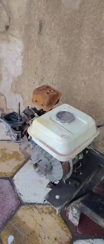 للبيع مثرامة حجم 22 
و روبن بانزين
عجانة .
المكان بغداد هاتف ***********
