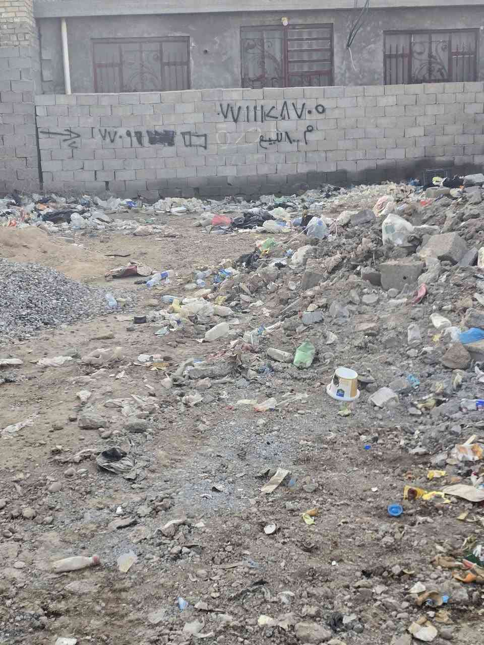 السلام عليكم قطعة أرض 100م 5في20 للبيع منطقة حي الخليج والسعر مناسب
واتساب 
***********
