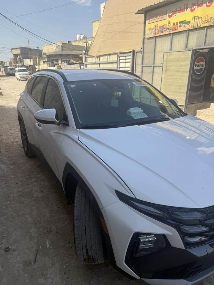 السلام عليكم توسان 25 دخول جديد دخول جديد امريكي ماشيه حاليا ٢٨٤٠٠ الف حقيقي فحص موقت تترقم جميع المحافظات  حادثها مرفق بلصور داخل اسود  محرك ٢٤٠٠ اي تفاصيل اتصل وتأمر امر ***********
