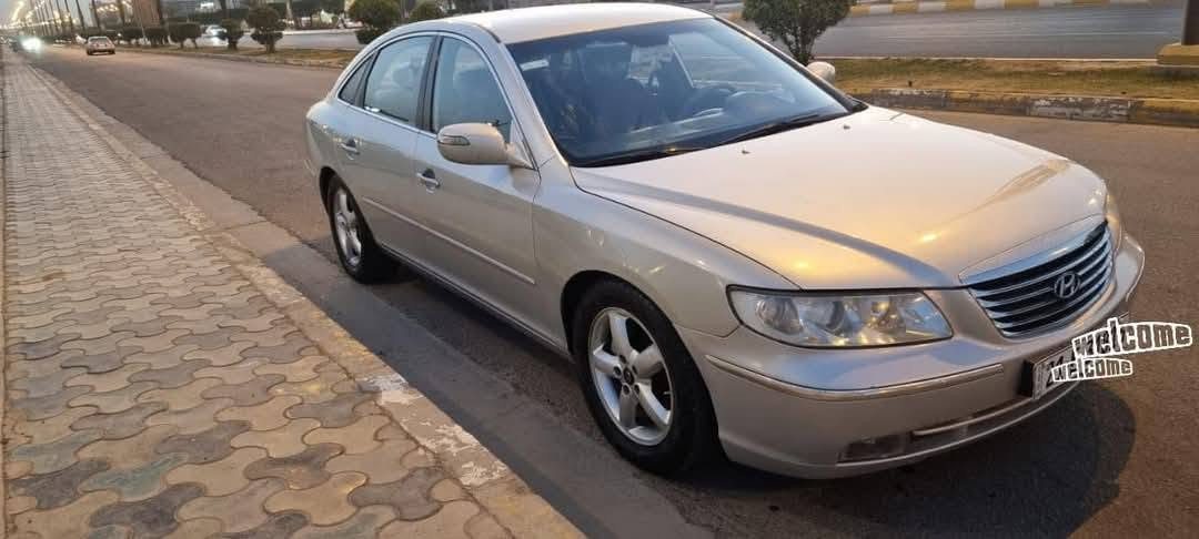 ازيرا 2010 سلفر
2700 V6
 المكينه  والكير ممتاز 
كراسي كهرباء باسمي
السعر 93 بيها مجال مكانها الانبار فلوجه  
السونار مرفق بالصور 
اتصال او واتساب 
***********
