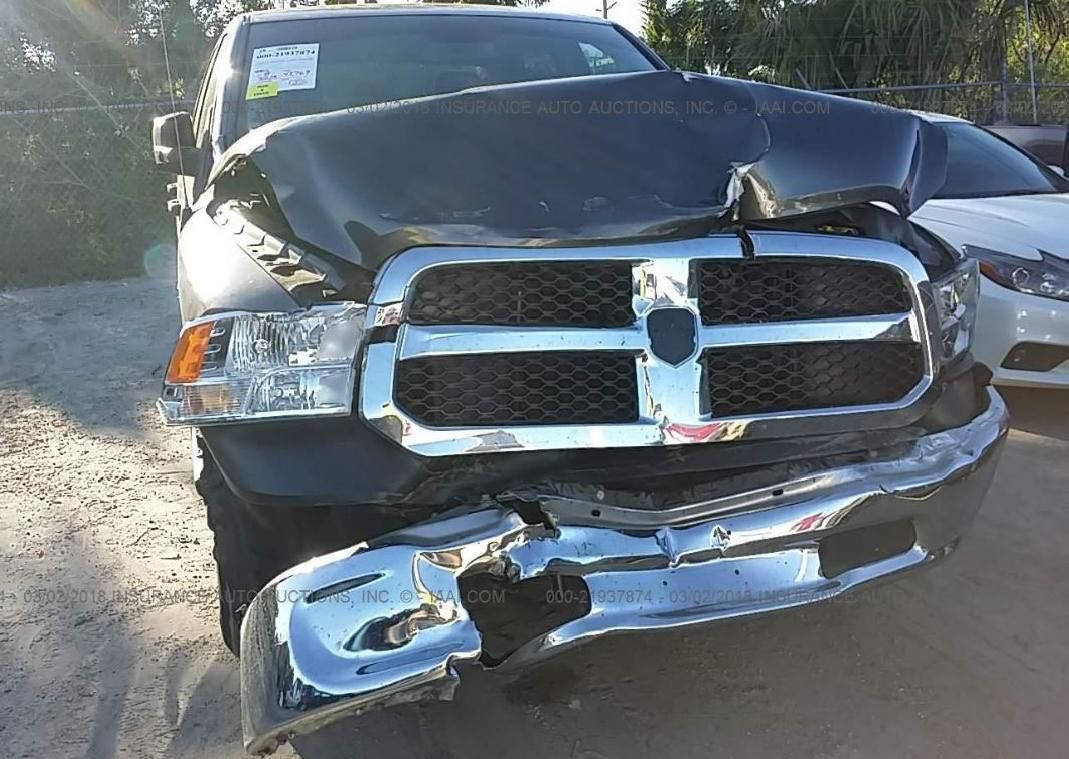 السلام عليكم
رام كلاسك 
1- باب طويل 
2- بدي طويل 
3- تو ويل درايف
السياره بيها جراد بسيط بمكانات الصبغ مال امريكا.. 
مكينة 8 سلندر دفع خلفي فقط
تحتاج ملاحظات بسيطة ... 
السعر 23 مليون وبيها مجال للشراي 
***********
