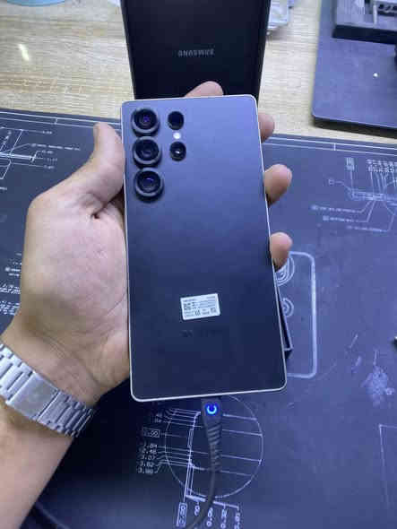 اعادة نشر ‼️

25 altra📱قافل kg 
الجهاز مستخدم 155 يوم 
السعر 800 وبي مجال ✨
للتواصل /***********
