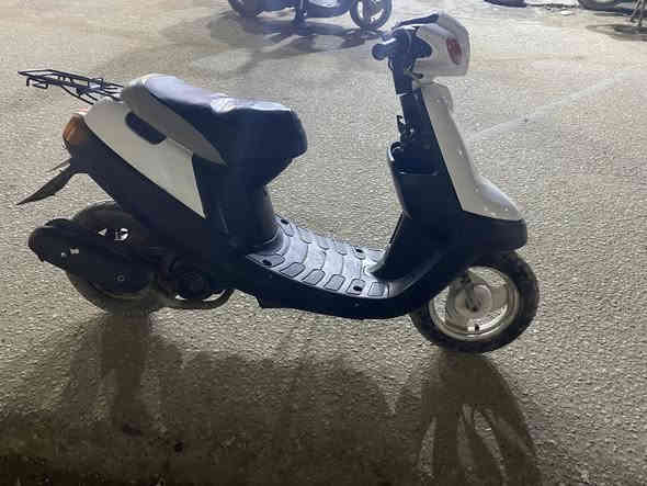 سلام عليكم دراجه نضيفه شلعه معدل سلف بس باتري كهربائيات شغاله عدا شغال دراجه حلوه مكينه حلوه سعر 200 وبيه مجال مكاني معمل اجي قرب بنزين خانه ‭٠٧٧١ ٩٦٦ ٠٧١٦‬
