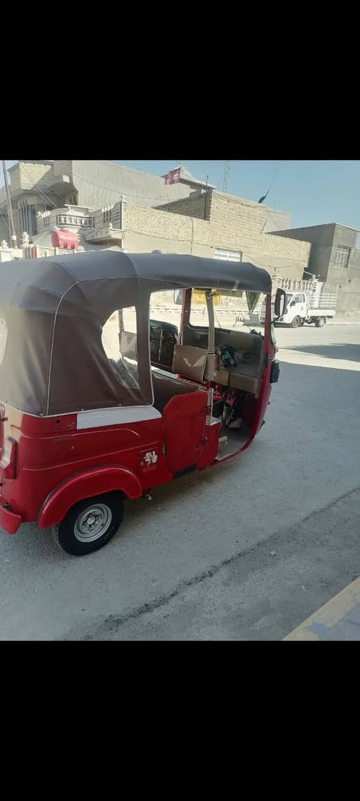 السلام عليكم تكتك للبييع 2022 رقم وسنويه بابل تكتك معمره دوس مكينه مبدل بوش وبستم شركه تكتك خير من الله السعر 8500 وبيه مجال تصل على ارقم *********** لامتواجد على الفيس  مكان واسط نعمانيه
