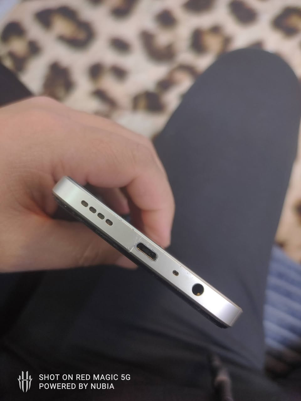 ريدمي C33 ذاكره 128+4داخليه
نضافه 99٪100 بدون ملحقات
سعره 100
***********
