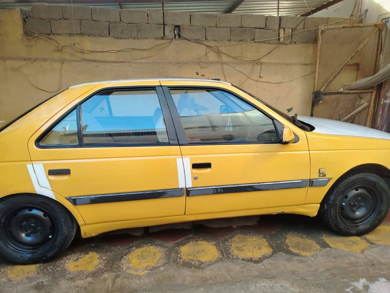 ١٦ حلوه ونضيفه جاهزه كير مكينه
تبريد تخم تاير  مراوس افيو بيع حاضرين

*********** سنويه مصاقطه سياره حلوه ترايك للبصر معه التبريد السعر  ٤١ بيه مجال للطيبين
