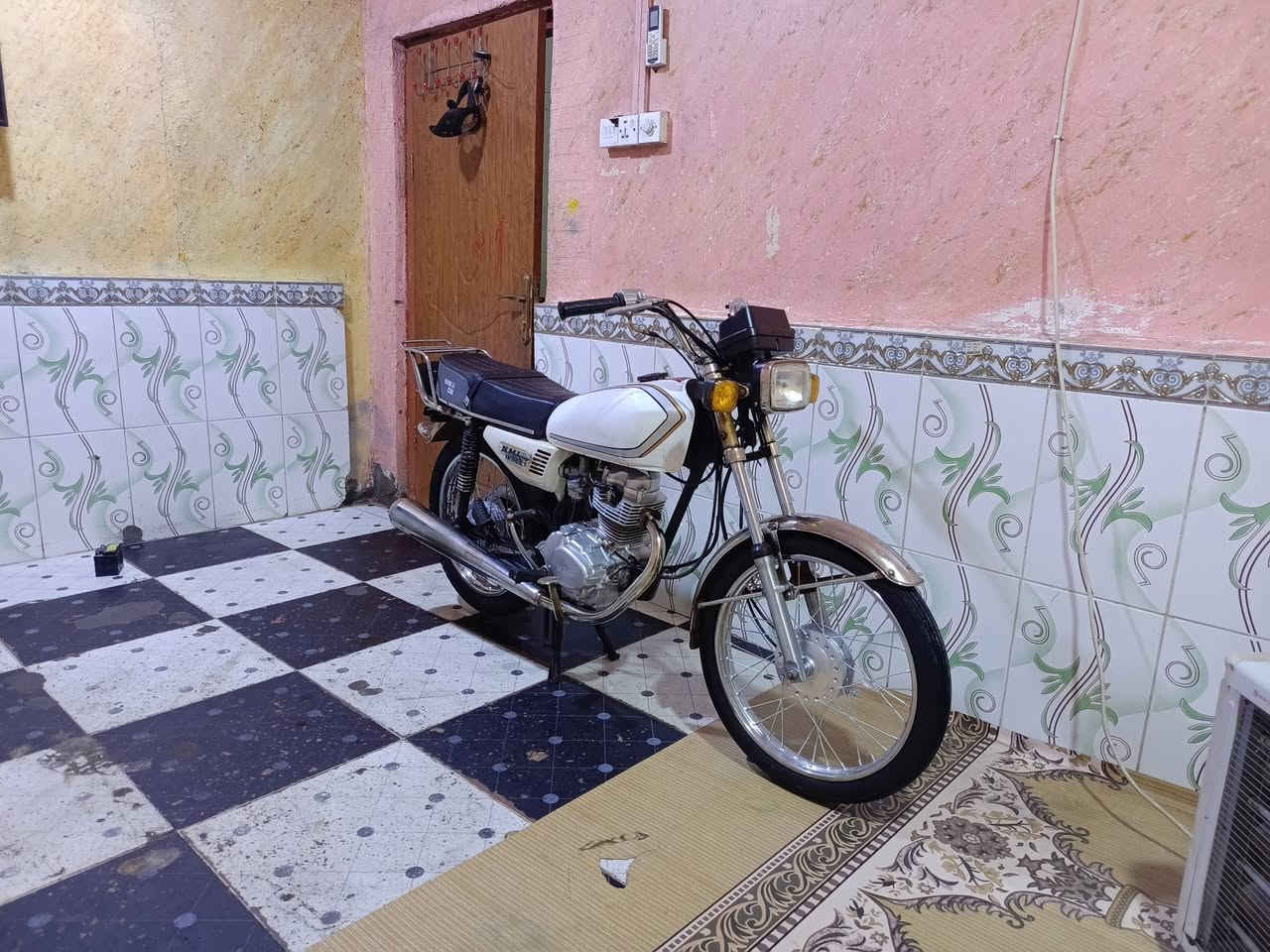 السلام عليكم دراجه للبيع مكاني بصره القبله الموديل 2020 اوراقه سحب السعر 650 وبيها مجل***********
