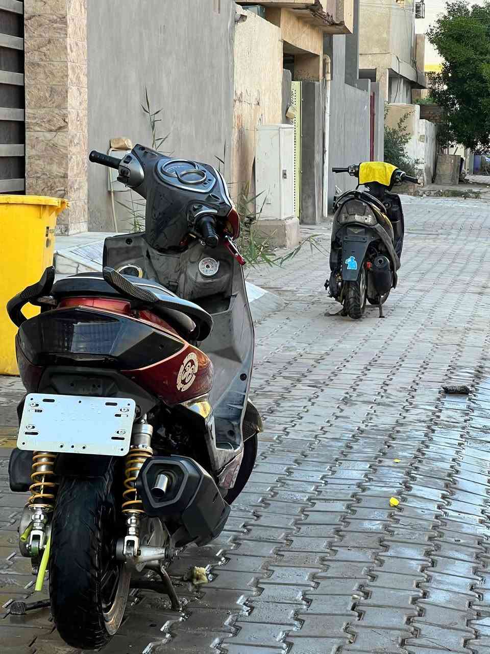 سكنس فحل مزود بلاد من اليابان
صالنصة رياضية صچمية يابانية 
كور أربع ولفات من شركة WF 
بوشة 59 ونص يعني هم سرعة وهم تنسة الحماوة
راديتر دهن 
رولة حجم 600
كلچات رياضية خلفي من شركة Dy وامامي من شركة NVT 
خرز رياضي 11g
دبلات أمامي رياضي شركة ncy 
دبلات خلفي رياضي يصعدن وينزلن بلاد 
تاير جلاتين 
يدات بريك قلاب مال Pcx
يدات سكليتر من شركة كوسو
كشن رياضي 
سبايدر رياضي كاربون فايبر
شوتة رياضية 
فراك بريك رياضي 
فلنجة رياضية 
قطرة دهن رياضي أم القفل

دراجة منين متجيهة ملغومة تزويد دراجة شرط شلعة ومعدل تشك الكاع اكفلهة من الشرك والتچفيت والبوك وشتريد اني خادم 
مكاني واسط كوت شارع أربعين 
اعتذر على الإطالة سعرهة مليون وربع     ***********
