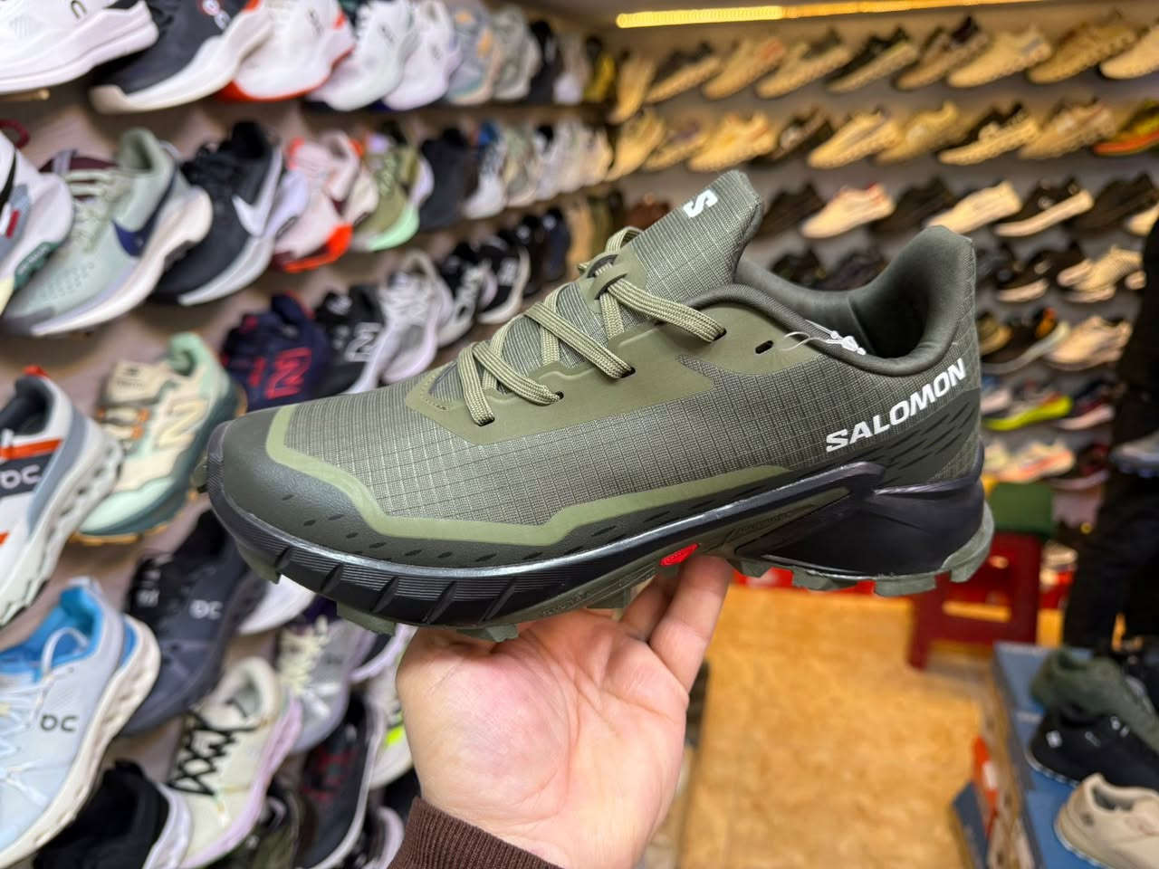 💎🔥💥 Solomon  💥🔥💎
جمله فقط 🤚🏻 
كوالتي عالي 💯 
📍قياسات 40-45
توصيل لكافة محافظات سوريا العراق 🚕 
📞لطلب والحجز تواصل على واتساب 
***********
#سوريا #العراق #جملة #مودل #جديد #ستايل #احذية #توزيع
