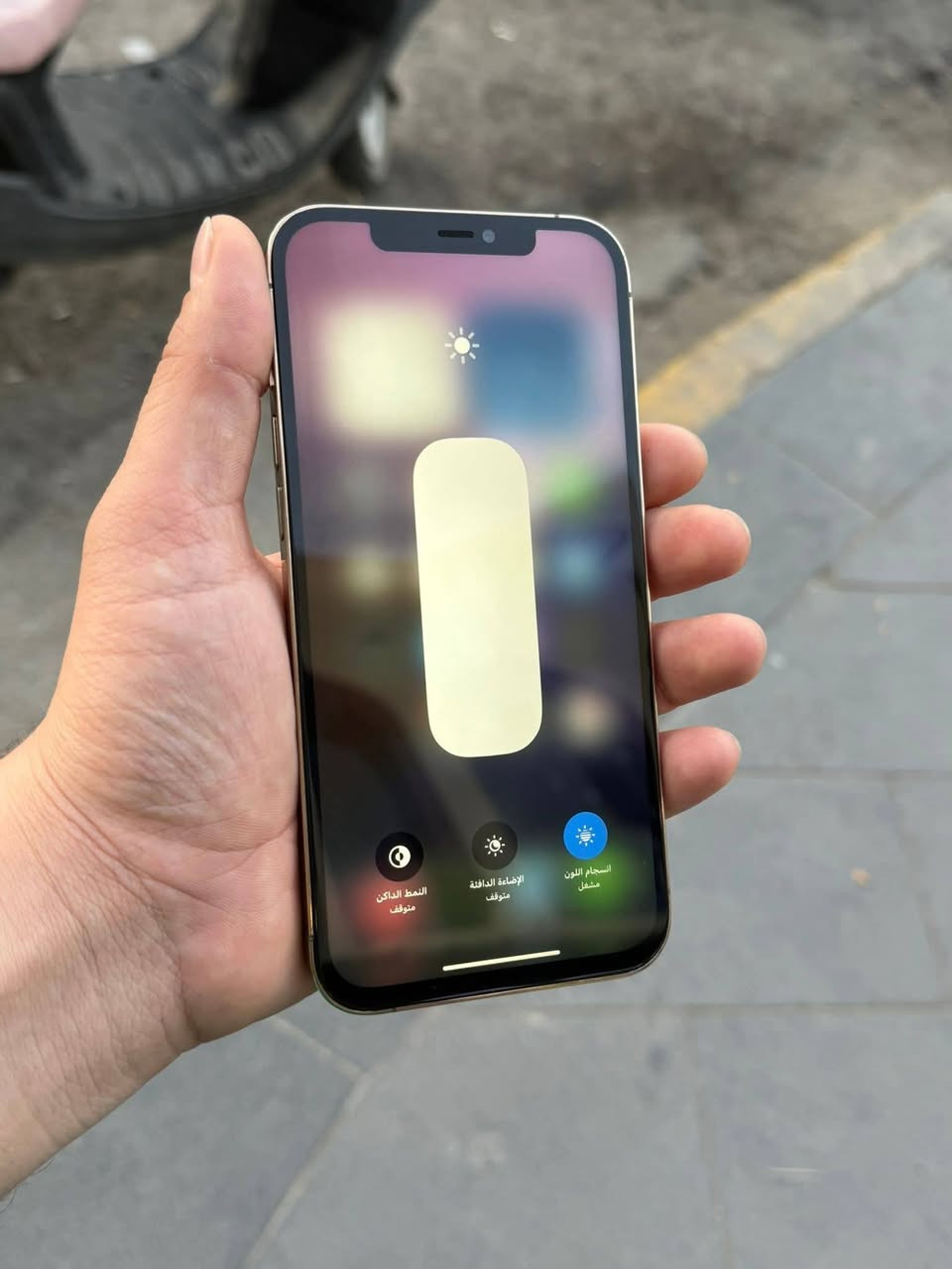 12 برو ماكس
ذاكرة 128 دبل سيم 
بطارية 100 
نموذج M /za كلة شرط وضمان فحص
مبدل شاشة احسن نوعية 
سعر 290 الف بيع فقط 
‭0789 077 4051‬
