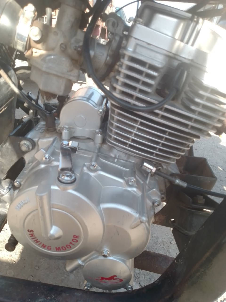 السلام عليكم ستوت للبيع موديل 15 دراجه نظيفه احلى من الصور السعر السعر 1,300,000 وبيها مجال الشراي فيك خير وتدلل يترايك وين ما كان محرك موديل 24 نظيف كلش مكان شطره وهذا رقمي كهربائيات شغاله دراجه نقره صدر قدام جديد كله جديد خليها دراجه تعمير تعمير 25 بس المحرك ***********
