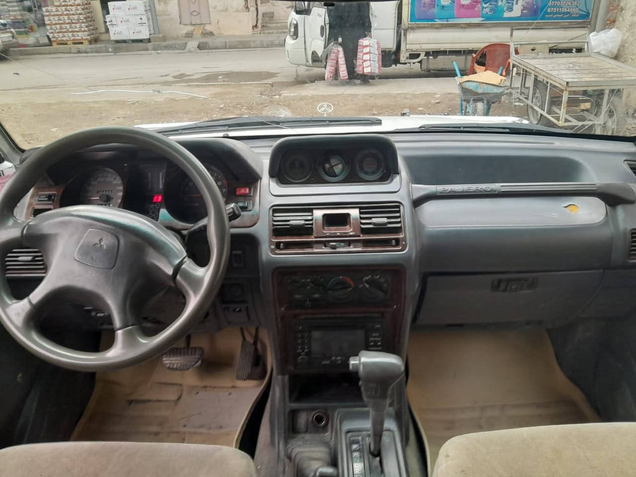 السلام عليكم باجيرو موديل 2000 كير محرك شرط تخم تاير جديد صدر 70 ٪ نظيف كهربائيات كلهه شغاله تدفئه تبريد دبل اكسل ساره بسمي تريد تحويل تريد وكاله خوان مامتواجد عل فيس خابر *********** /*********** السعر 48
