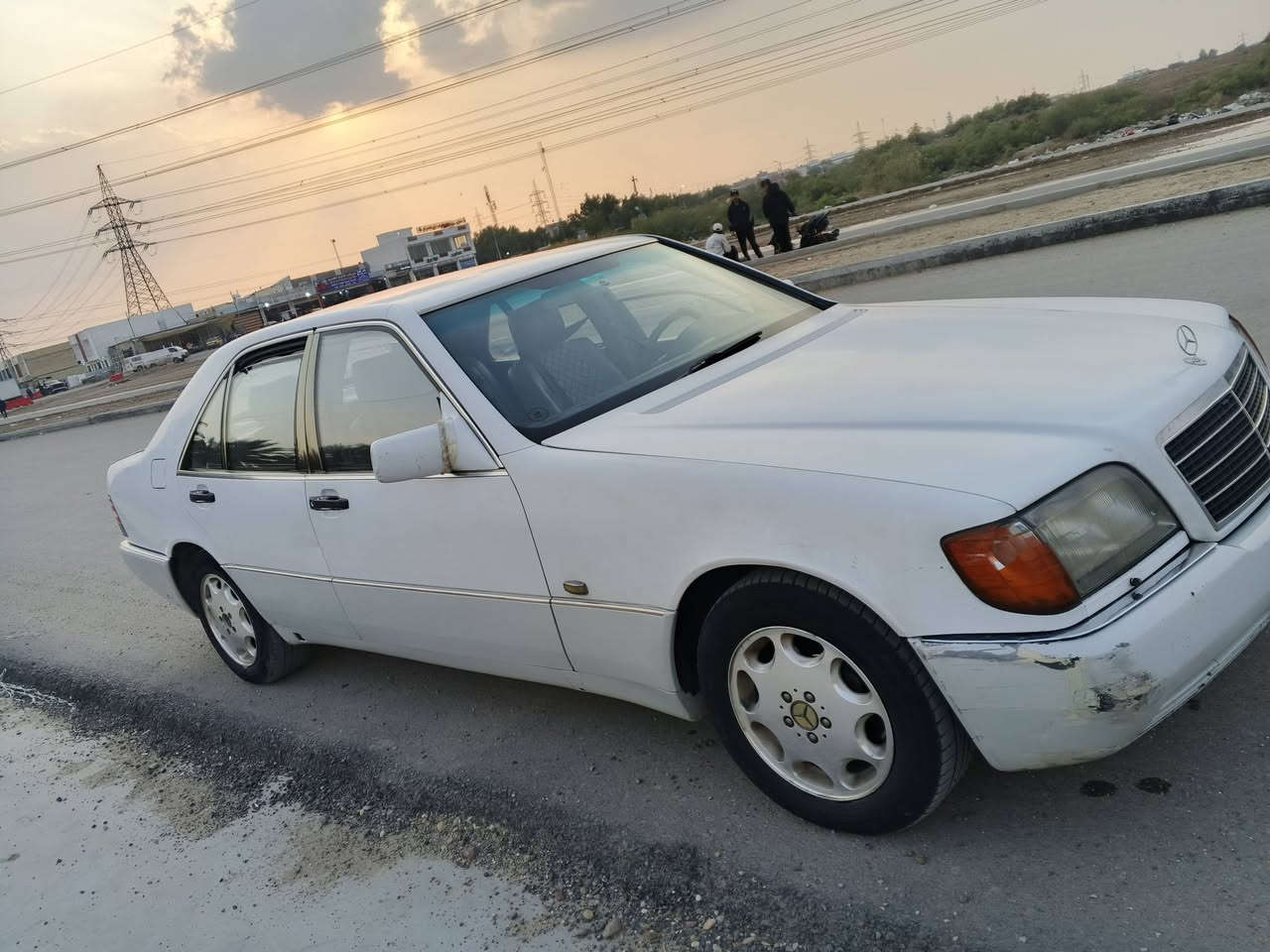 السلام عليكم
للبيع
مارسدس شبح موديل 92 
سيارة بلاديه بدون صبغ ولا خياس ولا  ضربه 
مكينه 320
كير ومكينه مكفولات 
تبريد شغال 
كهربائيات شغاله 
رقم كركوك انگليزي 
السنوية بأسمي نافذة لل 29 
مكاني كربلاء للأستفسار
الاتصال عالرقم *********** 
السعر 63 وبيها مجال .
