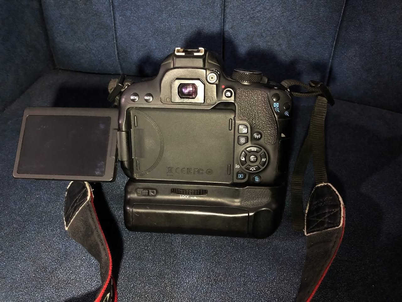 كامرة كانون 800d
نظيفة وصورتها حلوه

 الملحقات 4بطاريات 2 جدد 

مع ستان 

مع رام 32

مع الحزام مالتها

نقص شاحنة +قبق مكان البطارية

السعر 450 وبيها مجال 

للاستفسار ***********
