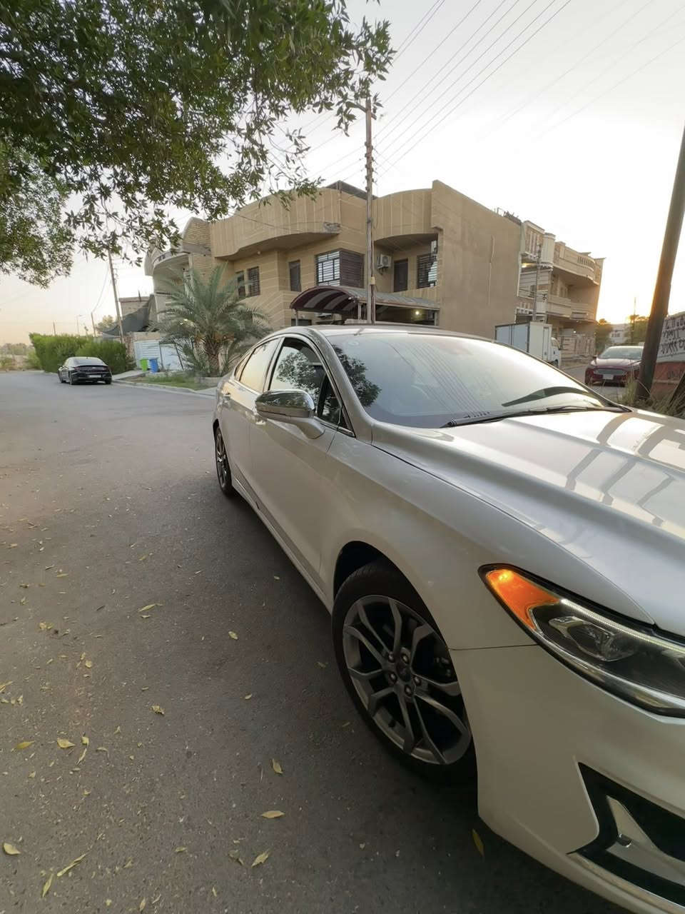 السلام عليكم
فورد فيوجن تيتانيوم 2020 محرك   2000 هايبرد 

-فول مواصفات 1/1 

ماشية 64 كيلو قابل للزيادة

 السعر 177

شاشه كبيرة

-2مدخل USB

-فول تحكم ستيرن

-كروز سرعه

-اوتو بريك

-سايد بريك بصمه

-كير ماوس

-تبريد قطعتين

-كشنات تدفئه وتبريد 

-كشنات امامي اربع حركات

-فول رادار

-رادار مانع تصادم

-رادار نقاط عمياء

-رادار قراءة مسارات (خطوط الشارع)

-رادار امامي خلفي

-شاشه تدعم apple car 

-سماعات 12

-خرائط

_حساس ماسحات السياره عند الماء

- تشغيل عن بعد واطفاء

السياره بيها جاملغ السايق و بنيد مصبوغ بدون لوغد بدون ايرباك بدون شاصي يعني ضربتها خفيفه ورقم الشاصي يمك

مكاني بغداد السعر ١٥٤ بيها مجال حك الجيه

***********٤

خاص ماسنجر

او

تليكرام z_3_e
