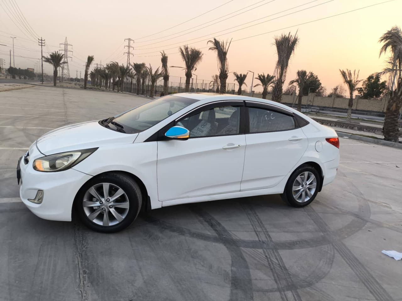 السلام عليكم سياره اكسنت للبيع مديل 12 سياره ضريتها جاملخ كدام وجاملخ خلفي السياره خليجي 1600 مكاني نجف  ***********اتصال وبيك خير وتدلل السعر 80وبيها مجال للشراي مو شراي لا تتصل
