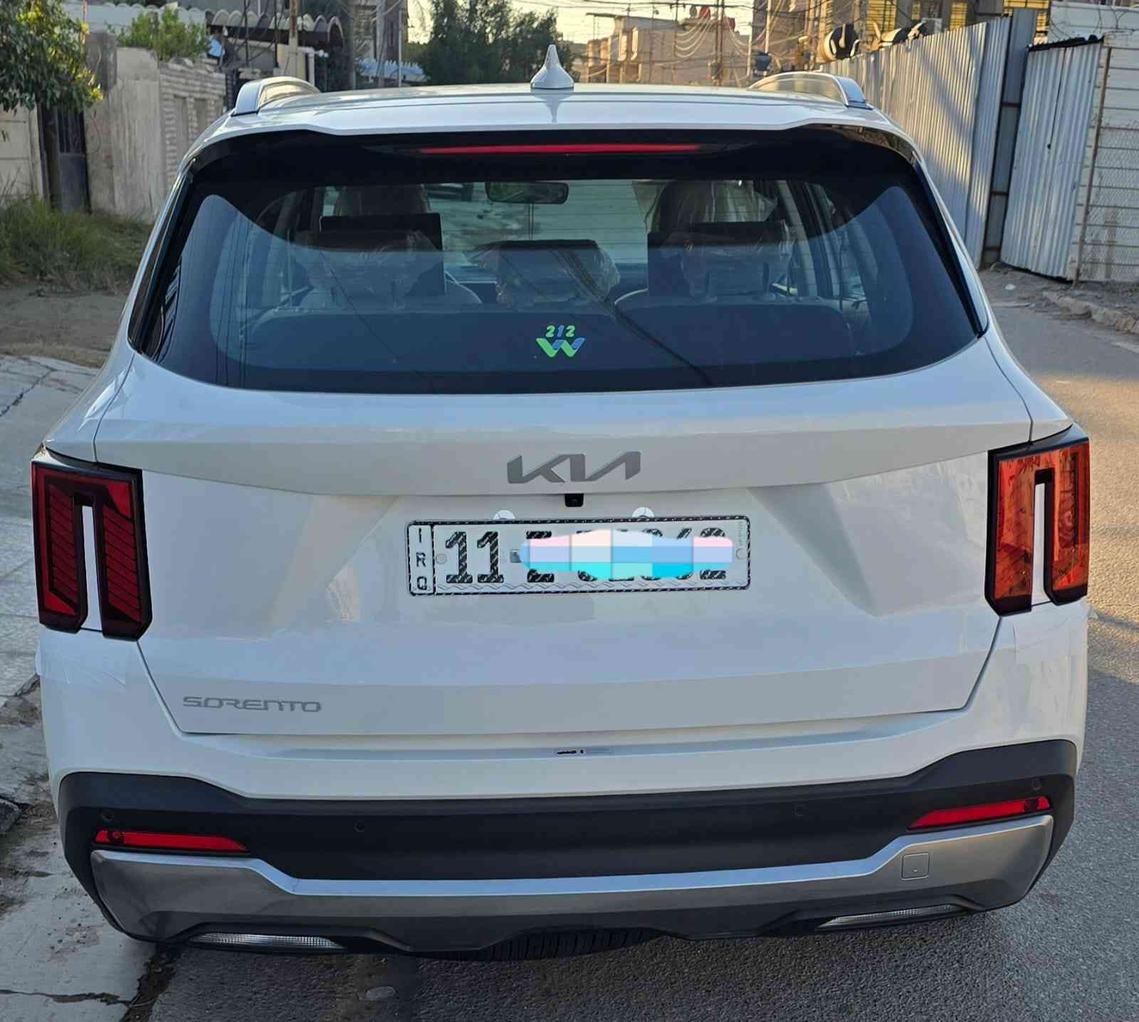 سورنتو ٢٠٢٥ خليجي رقم بغداد  مواصفاتها 
محرك ٦ سلندر ٣٥٠٠ 
بانوراما 
بصمة .  تشغيل عن بعد
كراسي كهرباء 
صندوق كهرباء 
داتا شو 
دبل كامرة 
ويل ٢٠ 
دشبول متغير 
هاند بريك بصمة 
كير ماوس 
بردات خلفية 
شاحن واير لس 
مري ترحيب 
شاشة اندرويد 
سبعه راكب 
حساس أمامي وخلفي 
حساس مطري 
بردة خلفية 
السيارة نظيفة ومكفوله بدون صبغ وبدون بارد  . ماشية ٣٥  السعر ٣٢٥٠٠ الف دولار . لاستفسار *********** بغداد, العراق
