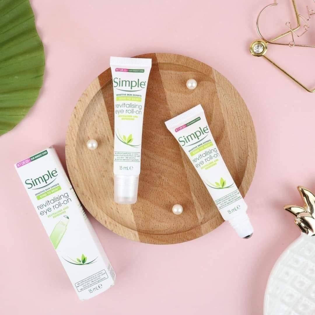 Simple eye revitalizing roll on ❤💛 كريم مرطب للعين  ☑من سمبل ضد التجاعيد والهالات السوداء والانتفاخ  ☑وذاك بفضل مكوناته الطبيعية المستخلصة من الخيار والنباتات الطبية  التي تشد التجاعيد   ☑ويحتوي على النياسين امايد الذي يفتح لون الهالات  وكذلك يحتوي على البيبانثين الذي يرطب البشره  ❤الاستخدام : مسح حول العين صباحا ومساءا بواسطة الرولة.
سعر  15
الاصلي


**إذا كنت صاحب هذا الإعلان وتريد حذفه لأي سبب، رجاءا أرسل رسالة إلى الدعم الفني**