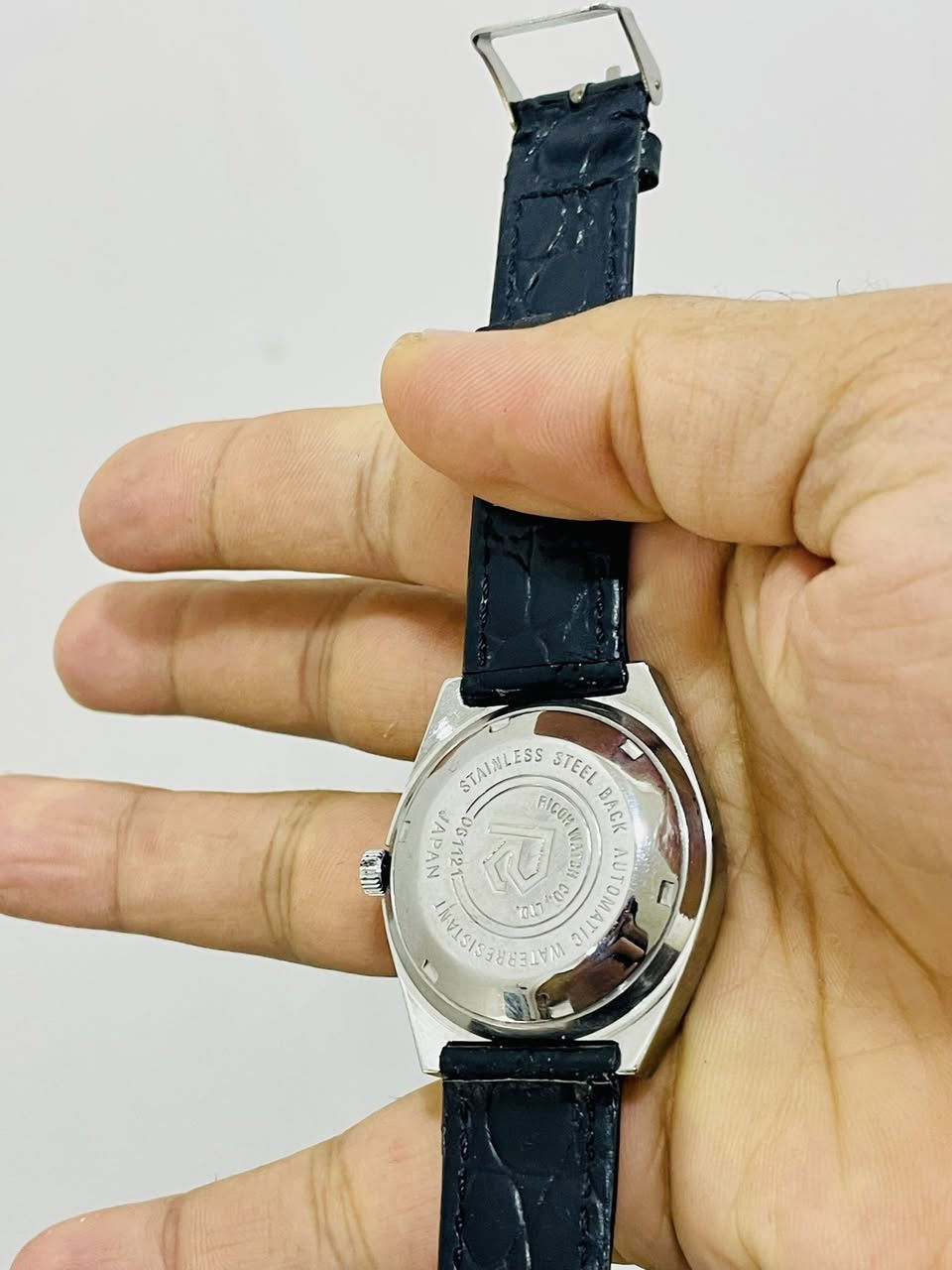 ريكو قديم نصب تكويك مكينة 17 حجر نظافة تامة قطر 38 سير جلد  نافذة للشهر يوجد توصيل لجميع المحافظات


**إذا كنت صاحب هذا الإعلان وتريد حذفه لأي سبب، رجاءا أرسل رسالة إلى الدعم الفني**