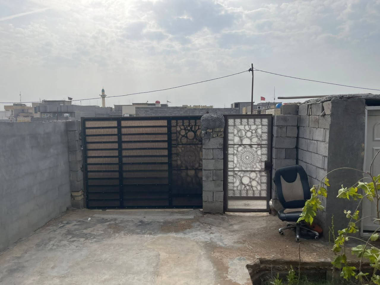 السلام عليكم بيت البيع🏠
مساحه 150 ركن
الموقع حواس شارع حي العباس غرفه 4 ونص 5 صاله 4 ونص 6 مطبخ 2 *4 استقبال 3 ونص 6 وكراج مال سياره
السعر 37💱 وبي مجال للستفسار ***********
السلام عليكم بيت البيع🏠
مساحه 150 ركن
الموقع حواس شارع حي العباس غرفه 4 ونص 5 صاله 4 ونص 6 مطبخ 2 *4 استقبال 3 ونص 6 وكراج مال سياره
السعر 37💱 وبي مجال للستفسار ***********
