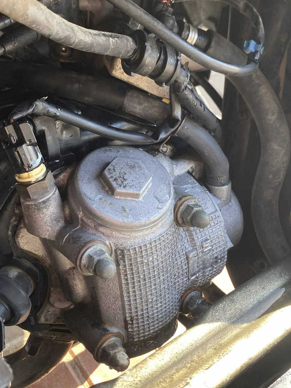 سلام عليكم دراجه للبيع كفاله  مكينه مامفتوحه  لاتبخير ولا تنقيص   الدراجه صاله شهر منازله من الحاويه  الدراجه نقصه فقط عداد  سرعه 
ً
 بريكات امامي خلفي اشاير لايت امام  زنون كله شغال من الطول لطول دراجه نوزل  معدله ميه وعشره  السعر عله هاذ الرقم *********** مكان بصره قرنه النعيم
