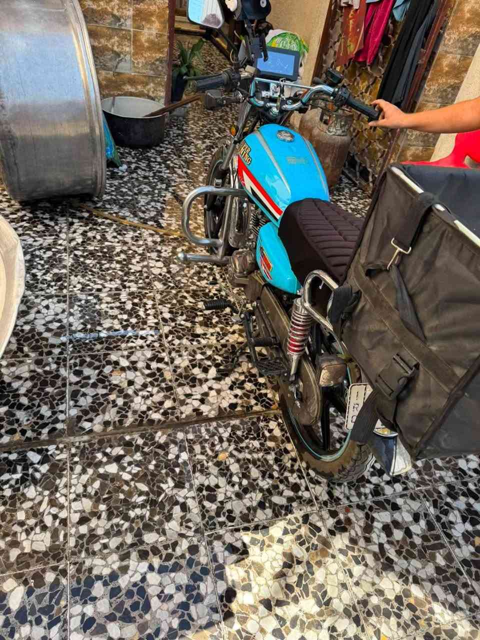سلام عليكم سوبر شاينك بعده زيرو قبل 6 اشهر مطلعه من الرمبه مرقمه بغداد ب اسمي ثاني يوم التحويل مكفوله من كلشي ما ناقصه شي سعرهه مليونين وبيه مجال للتواصل واتساب او خاص *********** ال ميعجبه السعر لا يكسر بحلال العالم
