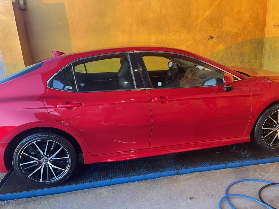 السلام عليكم 
للبيع او المراوس حسب القناعة 
كامري موديل 2024 
مواصفات se 
دخول جديد وتسجيل جديد على كتاب الشهداء 
الضرر راس الچاملغ اليمين واليسار معدلات بارد بدون صبغ وتبديل بنيد وبيها دواخل معدل بارد بدون صبغ ولا معجون.صور الضرر موجوده بالمنشور 
 السيارة جاهزه وجديده 
السعر 190 وبيها مجال شي بسيط 
***********
***********
