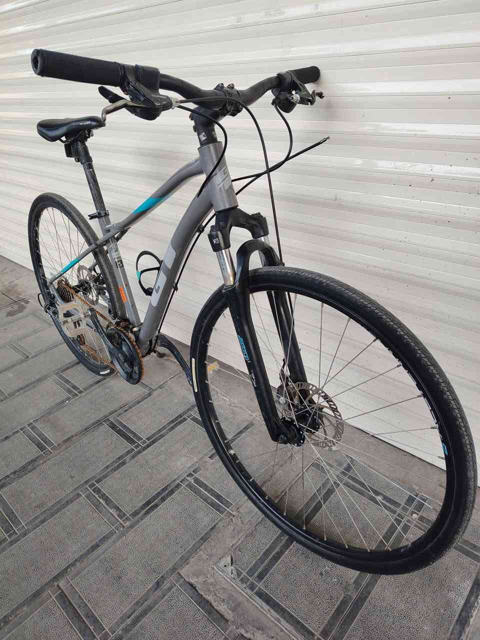 جيتي GT صناعة أمريكية وضع حاوية كامل من أي نقص  معدن المنيوم دبل أمامي شغال كيورة سحب دفع 3x8 بريكات نضام دسك  كمبليون أمامي وخلفي حجم الإطار 700x35 وايرات دفن نضام حديث  السعر ١٨٠ مكاني بغداد مدينة الصدر يوجد توصيل ***********
