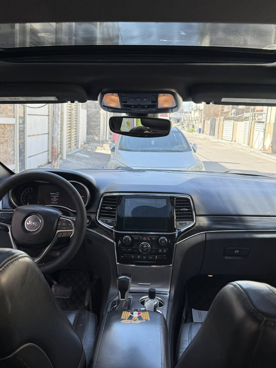 سلام عليكم 
جيب كراند شيروكي 2019 لمتدد 1/1
رقم بغداد تحويل مباشر 
الحادث موضح بالصور + تقرير فحص السونار 
العنوان بغداد الغزالية 
السعر 210 $ وبيها مجال 
ملاحظة السارة جاهزة بدون نقص 
للتواصل *********** اتصال + واتس
