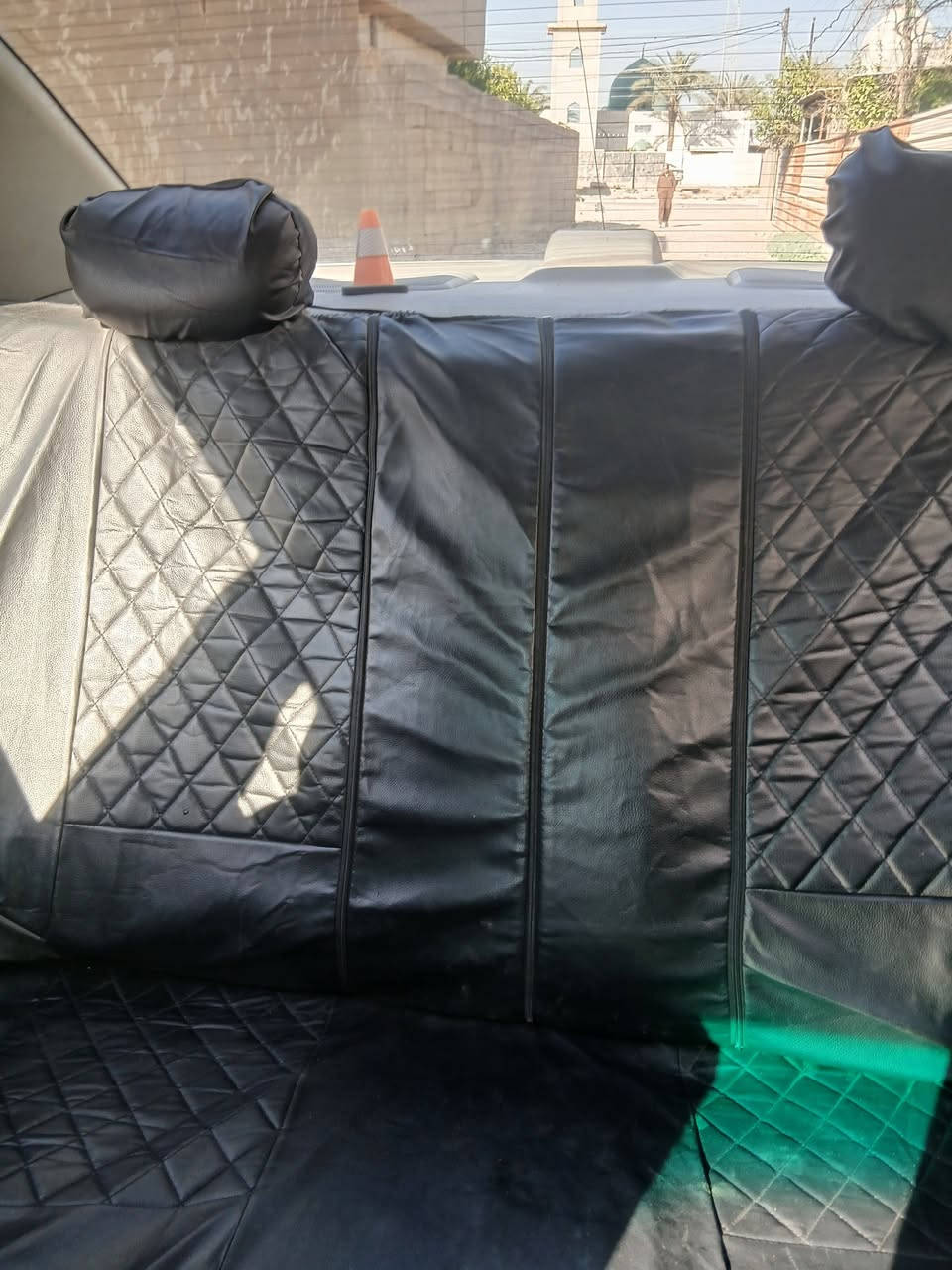 السلام عليكم
BYD 2016  ابيض خصوصي
اقرة منشور قبل ماتتصل 
 جي 3 رقم بغداد  هزه جديده سنويه ٢٨
سياره جاهزه من كلشي نضيفه جداً 
تدفئه شغاله 
تحويل مباشر  بأسمي وشرط تحويل 
سياره مال بيت  ع كد الدوام روحه ورجعه صدر ٧٠٪؜ 
مشط ستيرن جديد
تايرات جدد 
شاشه 
كامرا 
بصمه 
فتحه سلايت
اشاير بالمريات
فووول الفول 
جاهزه ترايك وين ما يعجبك 
بيها قطعتين فقط باب سايق بي طخة صندوق بي طخة فقط
السعر ٦٣
العنوان مجمع بسمايه السكني 
للاستفسار ***********
