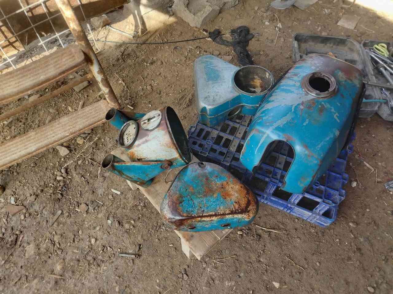 غراض تفصيخ للبيع مكان الانبار هيت موجود توصيل اتصل على ***********
