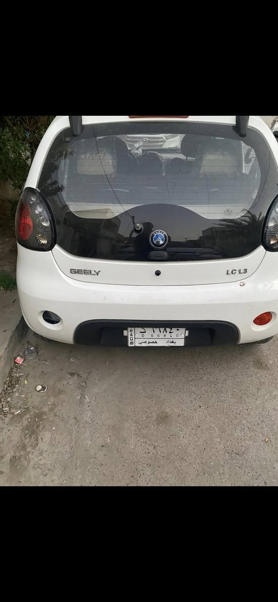 السلام عليكم..باندا للبيع موديل ٢٠١٢ ماشية ٣١ سيار نظيفة مكينة وكير وحدادية  تبريد شغال بيهة فقط ضربة بالجاملغ الايسر ومعدلة ...السعر ٥٠ ..للاستفسار الاتصال على الرقم ***********
