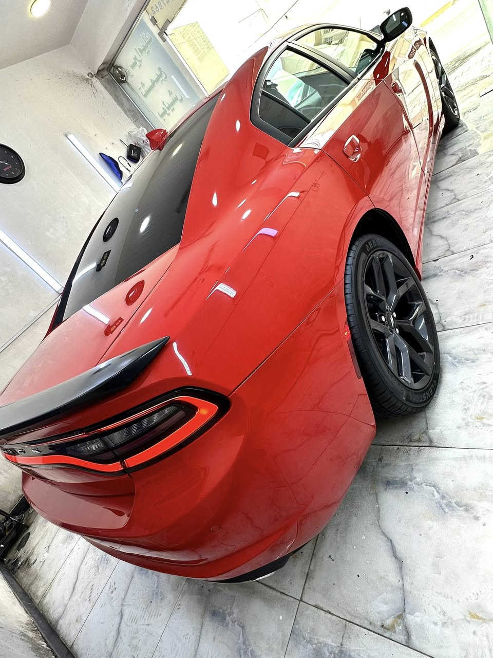 جارجر   2023 اصل  

لون مميز طماطي  

وارد امريكي دخول جديد
 (مرقم اربيل ) باسمي 
 
صور الحادث بالمنشور بدون فتح بدون تبديل بدون ايرباك 
فقط مقدمه اللبنيد وعلى كدها معدله 

بدنه بلادي دواخل كله بلادي لايتات بلادي 

ماشيه 55 الف

المواصفات :

* مصابيح أمامية زنون . 
* كشافات الضباب زنون . 
* المصابيح الأمامية مع LED . 
* حساسات خلفيه 
* شاشه كبيرة مع نظام ملاحة
* الشاشة مع اوپشنات SRT . 
* سستم صوت الپاين .
* ويل ارتي قياس 20 انج . بلادي
* مقاعد أمامية كهربائية 
* تشغيل عن بعد 
* محدد سرعة
بلوتوث . 
* كاميرا خلفية .

* دخول ذكي بصمة

* ⁠استفسار ***********
كربلاء خلف مستشفى الكفيل
