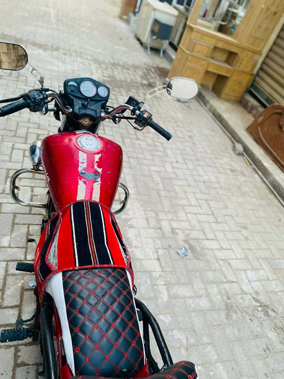 سلام عليكم دراجه دايوان نفخ موديل 2018 اوراق اصولي مكفوله كفاله عامه كهربائيات شغاله تايرات جوبلس نكره سلف دراجه مال جنيان شرط الفحص مكان ديوانيه مركز المدينه ***********
