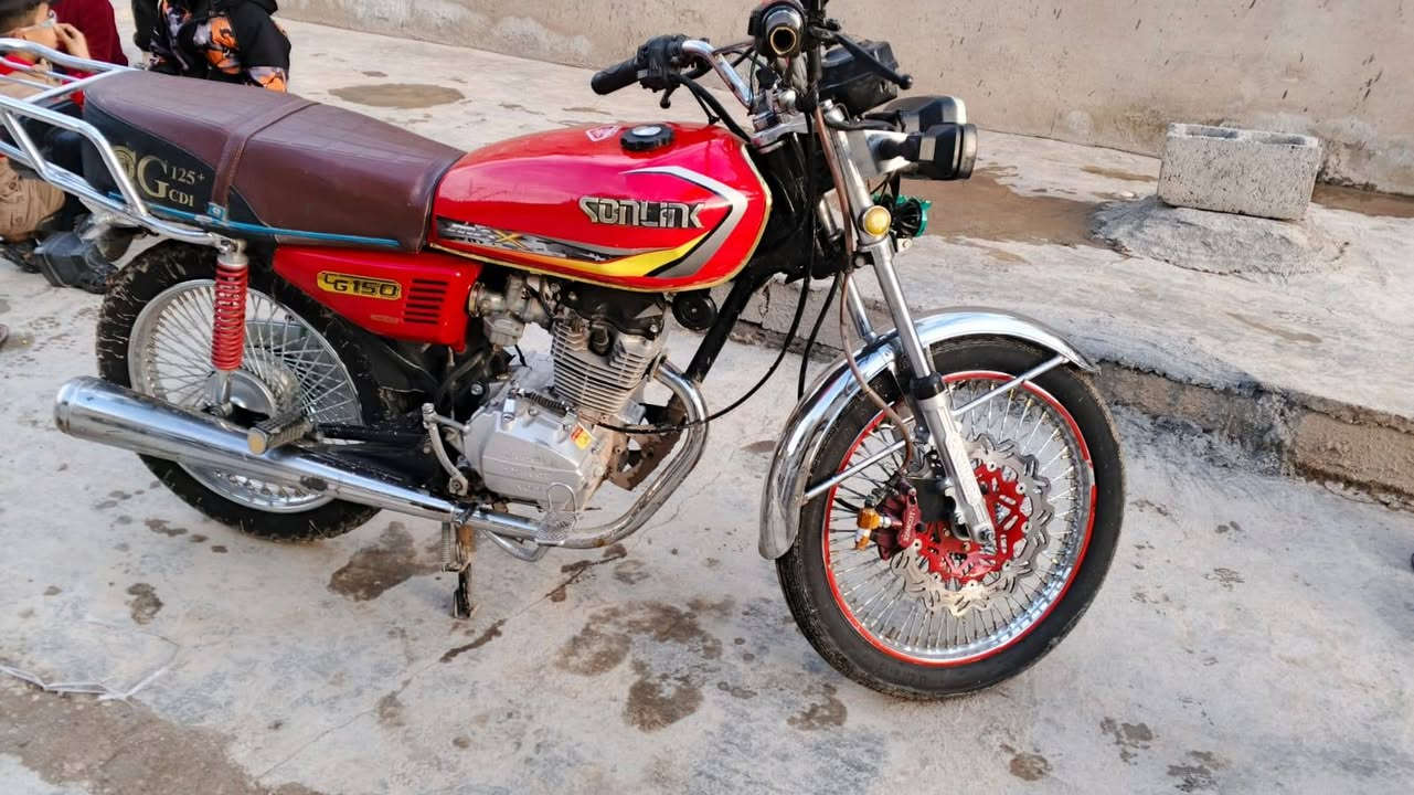 السلام عليكم اخوان هاي دراجه للبيع اربعه كير موديل 2025 ماطور شغال اي عيب مابيه نشاط فول هاذا رغمي *********** السعر 580 بي مجال
