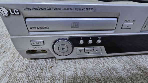 فیدیو LG  6  heed  DVD  مع کونترول شغال بس الهید مامضبوظ 30الف
***********  اربیل
