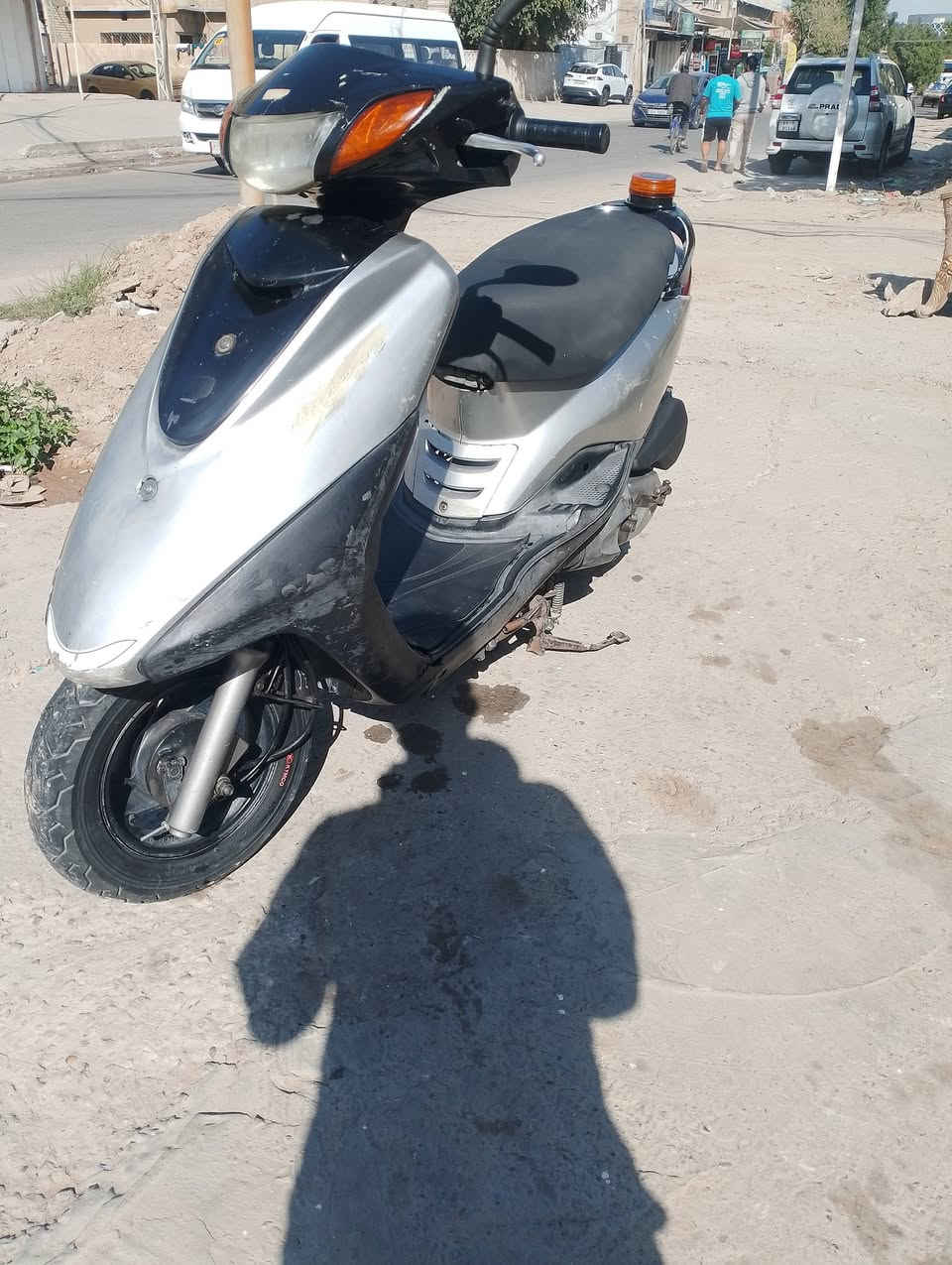 السلام عليكم دراجه بريز لايت عالي كابريتر دراجه حلوه مثل الي بل صوره مكاني بغداد البنوك شارع المركز حي سومر سعره 500وبيه مجال رقمي *********** مستعجل على بيعته محتاج وكلشي شغال بيه لايت هورن بريكاته كامله
