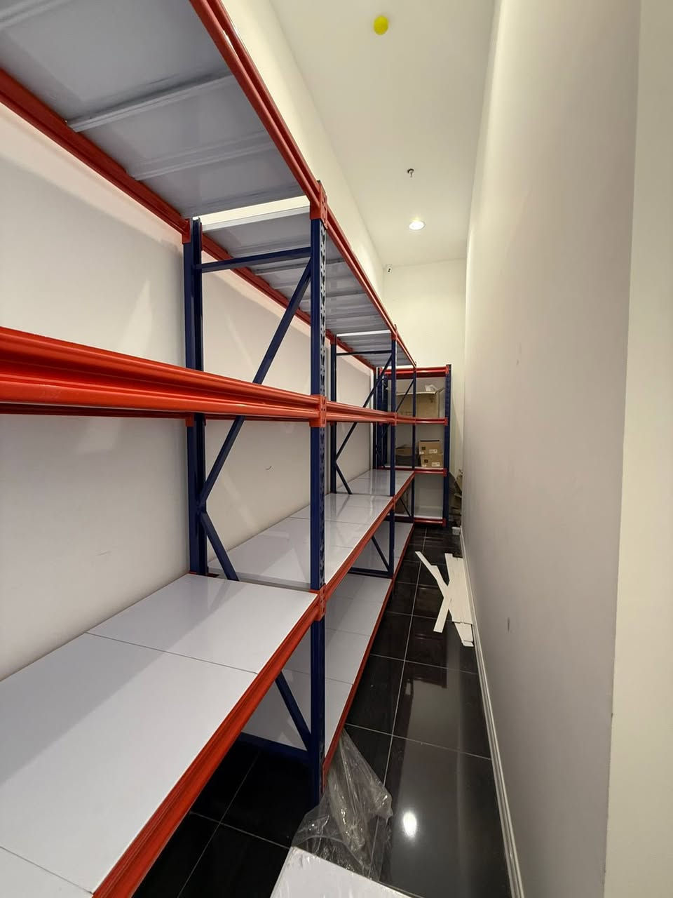 معرض القلعة للرفوف والديكورات تجهيز احترافي يلفت الزبائن بغداد الزعفرانية مقابل الجامعة التقنية مجاور جسر المشاة رقم الهاتف ***********
