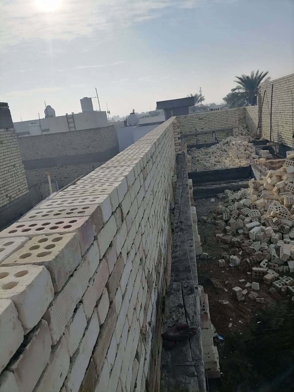 تم إكمال ستارة وبيتونه
لبيت في حي الغدير
شغل درجة اولى
لدينا كادر مختص لبخ كاشي كهربائي
ترميم بناء
كرسته وعمل
ابوحيدر
***********
