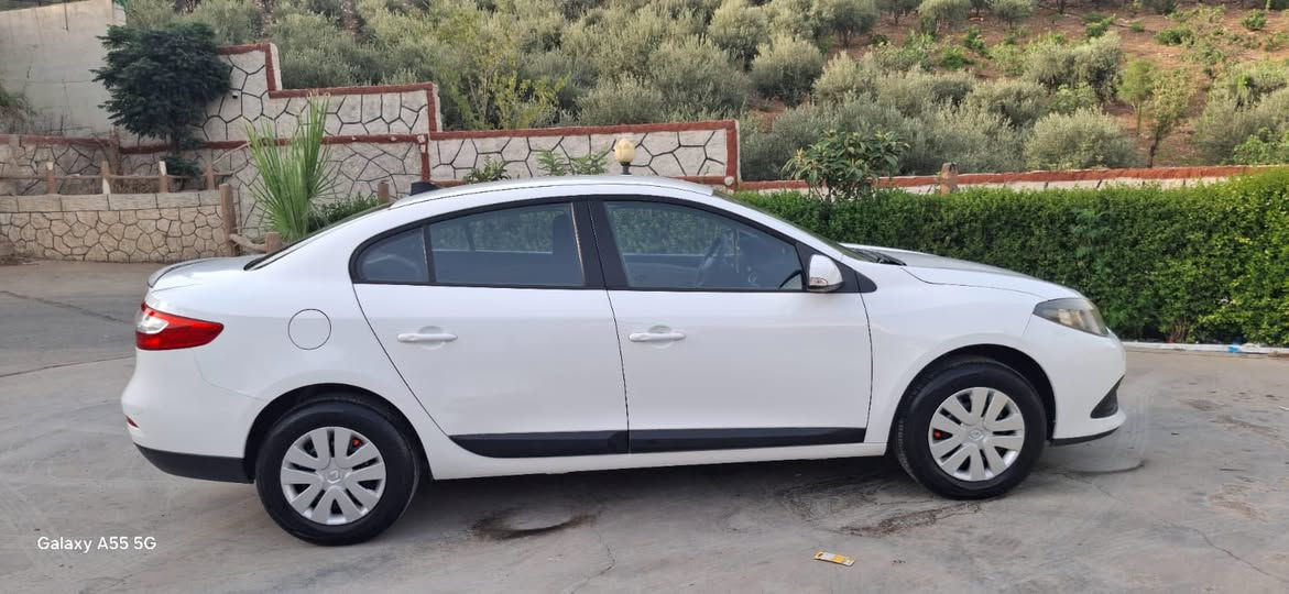 سەرەتا بە ناوی خودا
Reno fluence بۆ فرۆشتن سەیارەیەکی تا بڵەی پاکو خاوێنە 
مۆدێل ٢٠١٦
بەشەرتی گێڕو مەکینە 
دەعمو لێدراوی هیچی پێوە نییە یەک پەڵەی بۆیاخە  
سەنەوی تا ٢٠٣٠ تازەیە تەحویلو خرامەی بەشەرت سەیارەی ماڵە هی مەعرەز نییە سەیارەیەکی بیانو بڕە  
شوێن سلێمانی 
تەلەفون بۆ خاوەنی بکەن
ژم.***********
